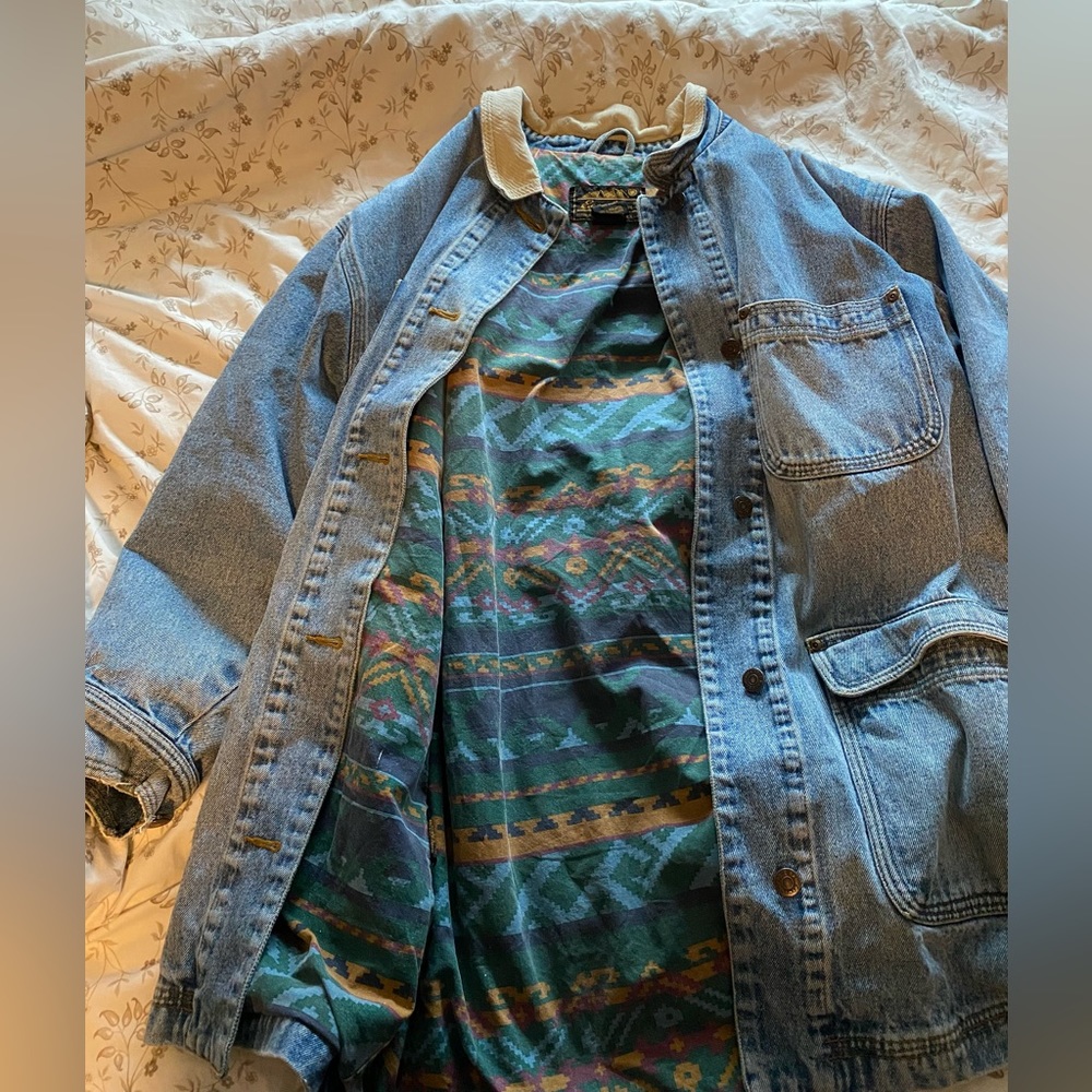 Vintage Eddie Bauer button up jean jacket with a beautiful lining